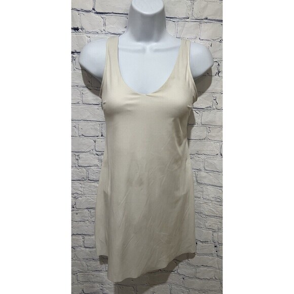 Gilly Hicks Recharge Active White dress with shorts And Pocket Size XS - Picture 1 of 9